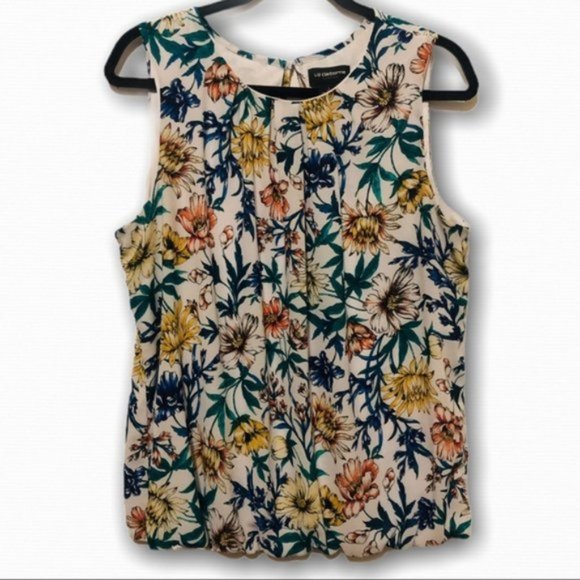 Liz Claiborne Tops - 5/$25 🌻Liz Claiborne Career Floral Blouse